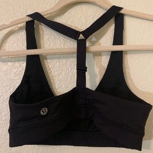 Black Lululemon sports bra